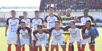 Las Palmas, dirigido por "Juanca" Olave, puntero de goleada en goleada (Prensa Argentino Peñarol).