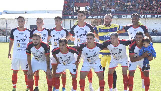 Las Palmas, dirigido por "Juanca" Olave, puntero de goleada en goleada (Prensa Argentino Peñarol).