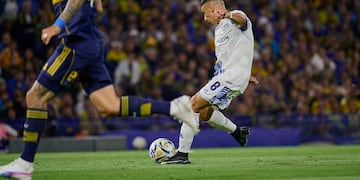Talleres tuvo en el primer tiempo chanches para empatar ante Boca, en los pies de Ortegoza (foto) y de Cáceres, con el penal que le atajó Marchesín.