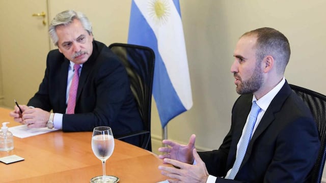 Alberto Fernández y su ministro de Economía, Martín Guzmán. (Archivo)