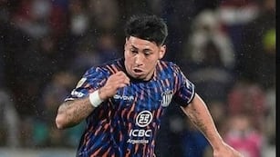 El volante cumplió 21 años y finalmente se quedó en Talleres a cambio de la deuda que contrajo San Lorenzo por el pase de Rafael Pérez. (Prensa Talleres)