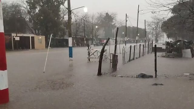 Un gran temporal azota varias zonas de La Plata.
