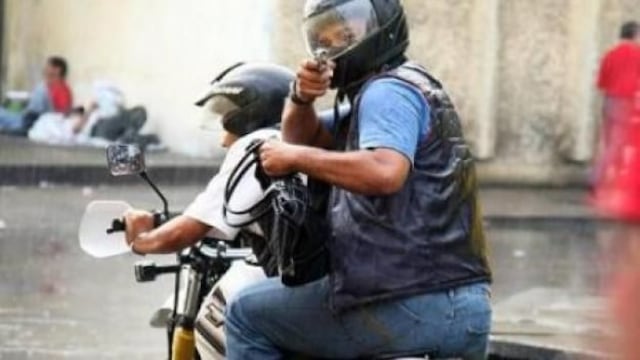 Motochorros asaltaron a la mujer a la seis de la mañana de este domingo. Imagen ilustrativa.