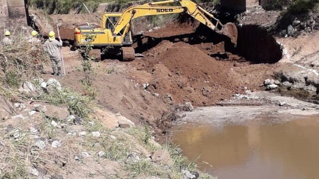 Trabajo de remoción puente NCA obra readecuación Canal Vila Cululu - Cañada Sunchales