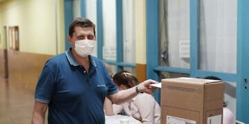 Elecciones 2021: Adolfo Safrán emitió su voto en Apóstoles.