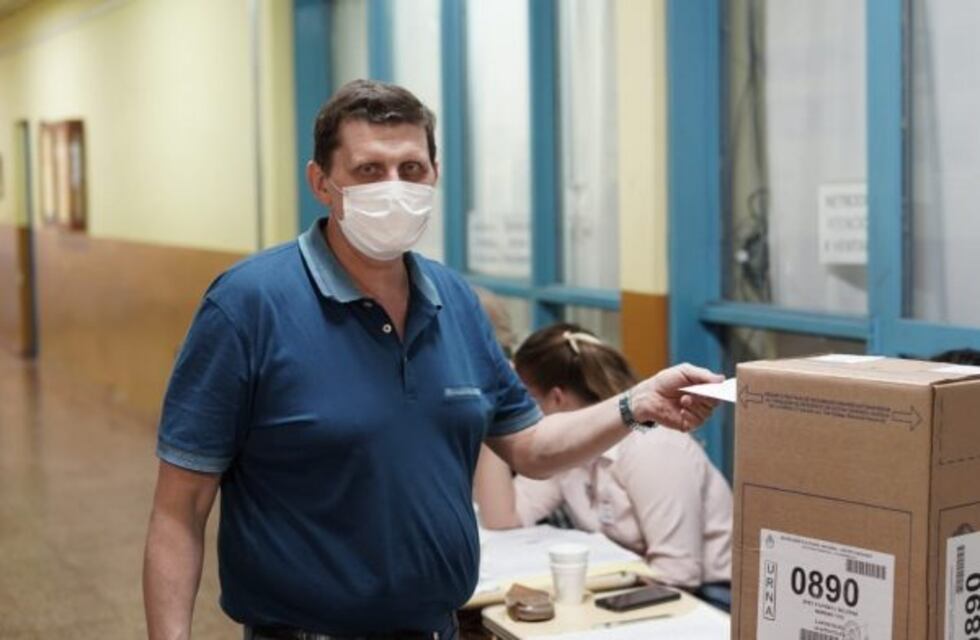 Elecciones 2021: Adolfo Safrán emitió su voto en Apóstoles