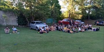 Desbarataron una “Pool party” en Fisherton: hay más de 80 demorados. (Foto: Rosario3)