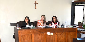Las juezas penales Ana Carolina Pérez Rojas; Margarita Nallar -presidente de trámite-; y Cecilia Sadir, que condenaron al padrastro abusador en Jujuy.