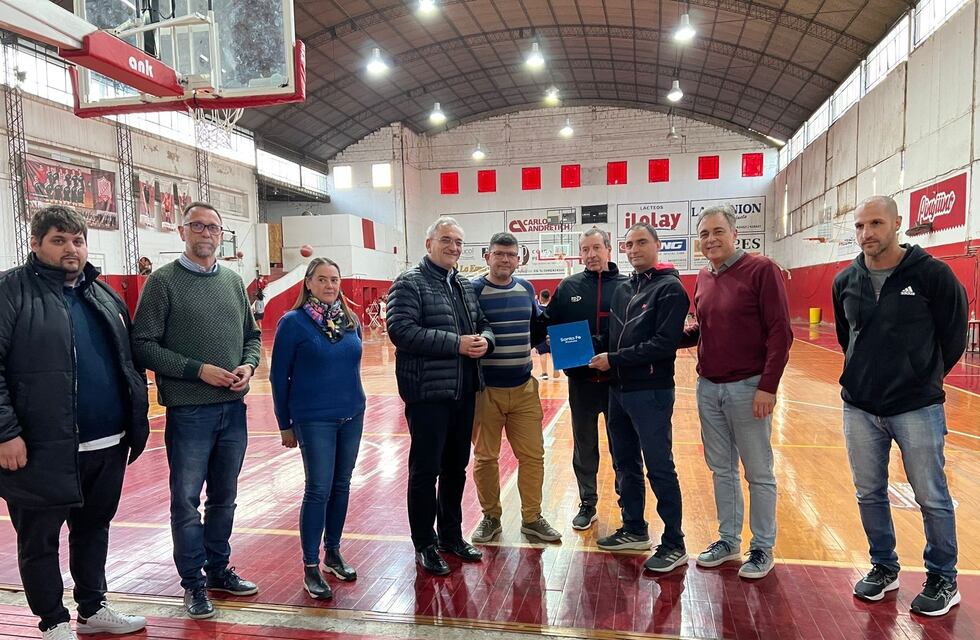 Entregaron un aporte económico al Club 9 de Julio