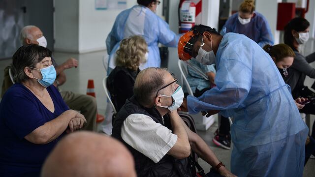 Vacunación contra COVID (Foto: Jose Gabriel Hernandez)