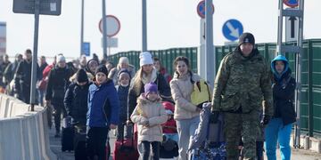 Cruce de Korczowa de los refugiados de Ucrania a Polonia (AP).