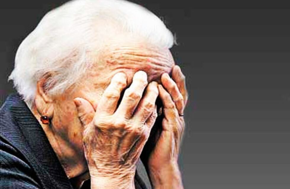 Una abuelita de Río Negro sufría violencia por parte de su hijo y su nieto: la justicia les prohibió acercarse a ella