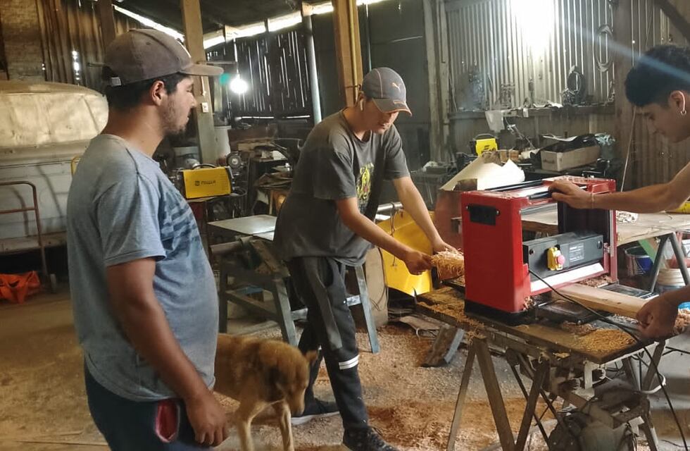 Tres Arroyos: El Programa Envión invita a participar de los talleres de Peluquería y Carpintería