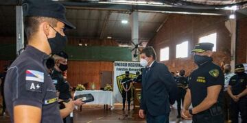 Entrega de armas y reconocimiento al valor de la Policía de Misiones en Jardín América.