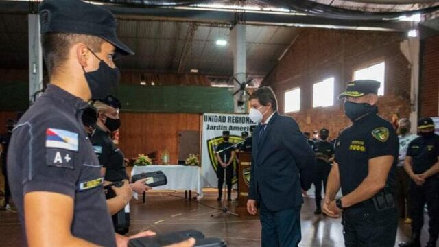 Entrega de armas y reconocimiento al valor de la Policía de Misiones en Jardín América.