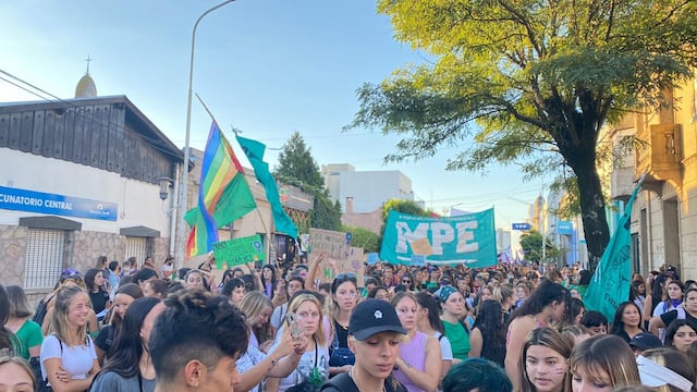 Así fue la movilización por el Día de la Mujer en Tandil.
