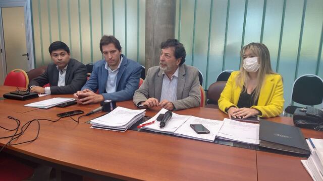 Los diputados Juan Ortega, Adriano Morone, Ramiro Tizón y Daniela Vélez, miembros de la Sala Investigadora de la Legislatura de Jujuy, en conferencia de prensa este viernes para hablar sobre los pedidos de juicio político a integrantes del Superior Tribunal de Justicia.