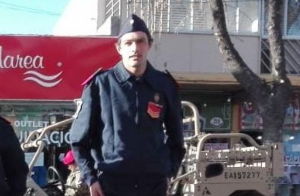 Santiago Avari: el bombero y profesor que fue elegido como el carlospacense del Año destacando la identidad de la ciudad