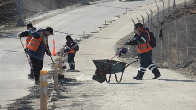 Ushuaia: operativo de limpieza en la bicisenda de ARA San Juan, de Maipú y Magallanes