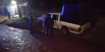 Eldorado: llevaban mercadería de contrabando, eludieron un control y terminaron chocando contra un árbol.