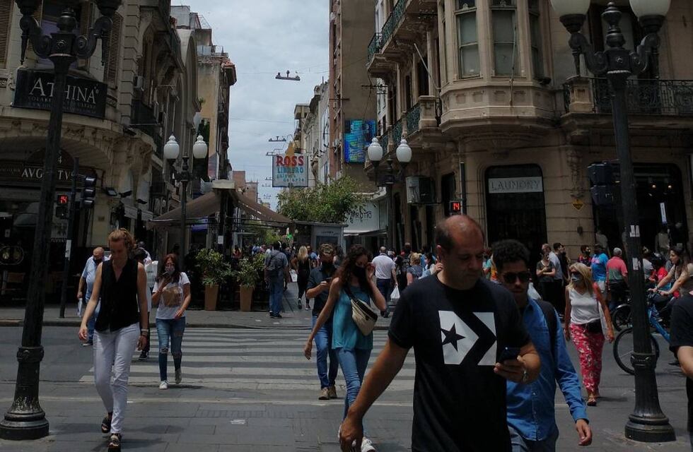 Casi un picnic: el tiempo en Rosario se olvida del clima de invierno este lunes