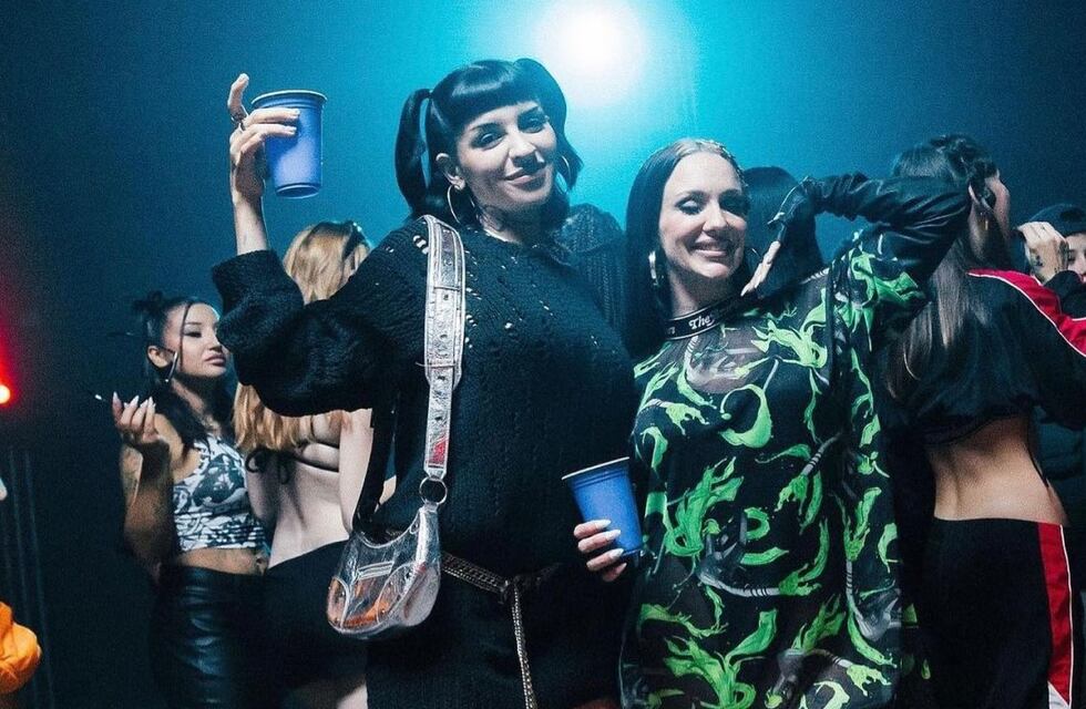 De dormir en el piso a perrear juntas: La Joaqui y Cazzu recordaron sus comienzos en el videoclip de “Glock”