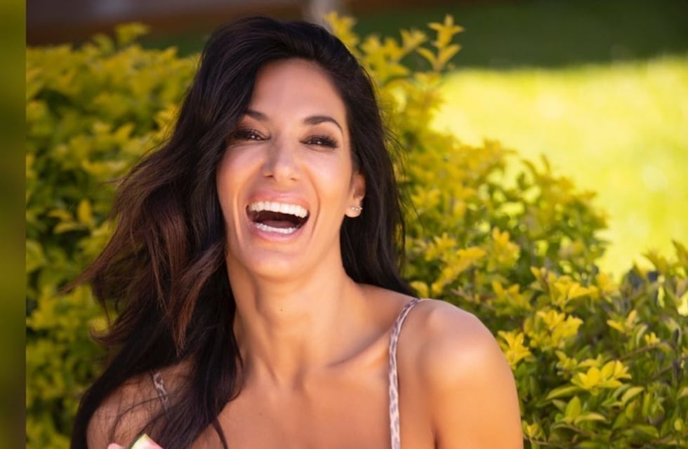 Silvina Escudero levantó la temperatura en bikini disfrazada de pirata