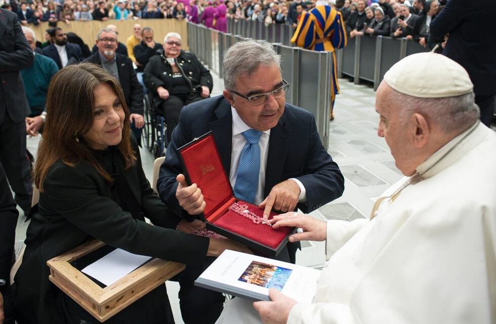 El gobernador Raúl Jalil se entrevistó con el Papa Francisco en Roma