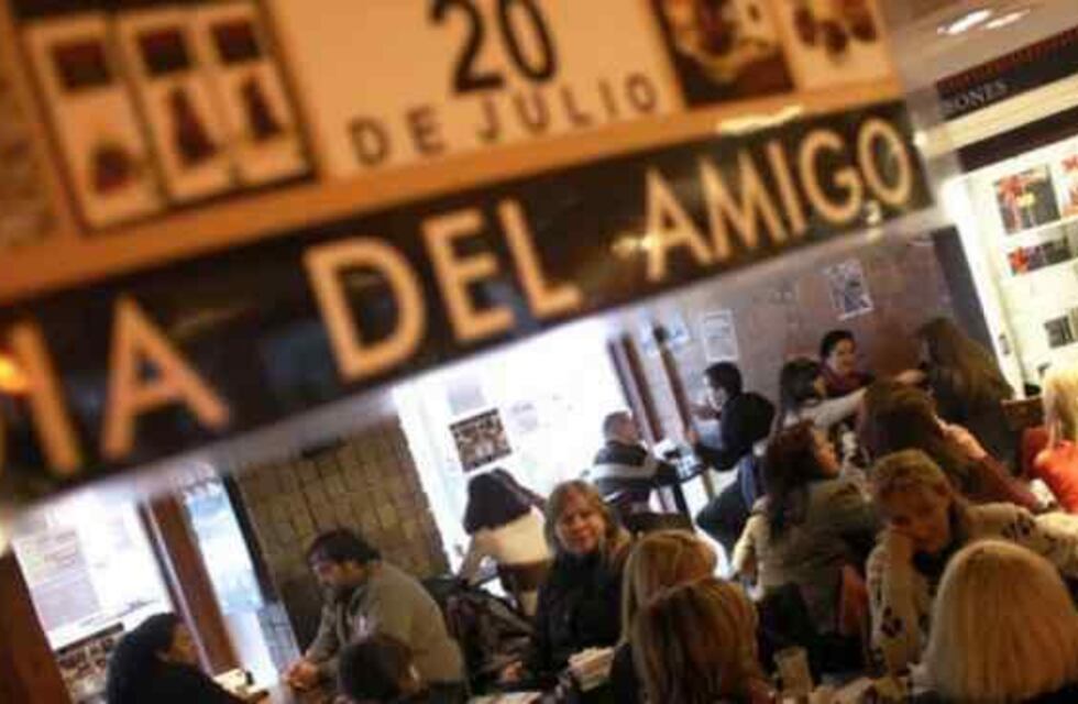 Día del Amigo en Santa Fe: no habrá flexibilizaciones y si no se respetan las medidas se puede no volver “para atrás”