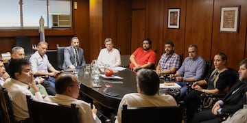 La reunión incluyó a todas las bancadas y convocó a funcionarios municipales para ampliar el diagnóstico.