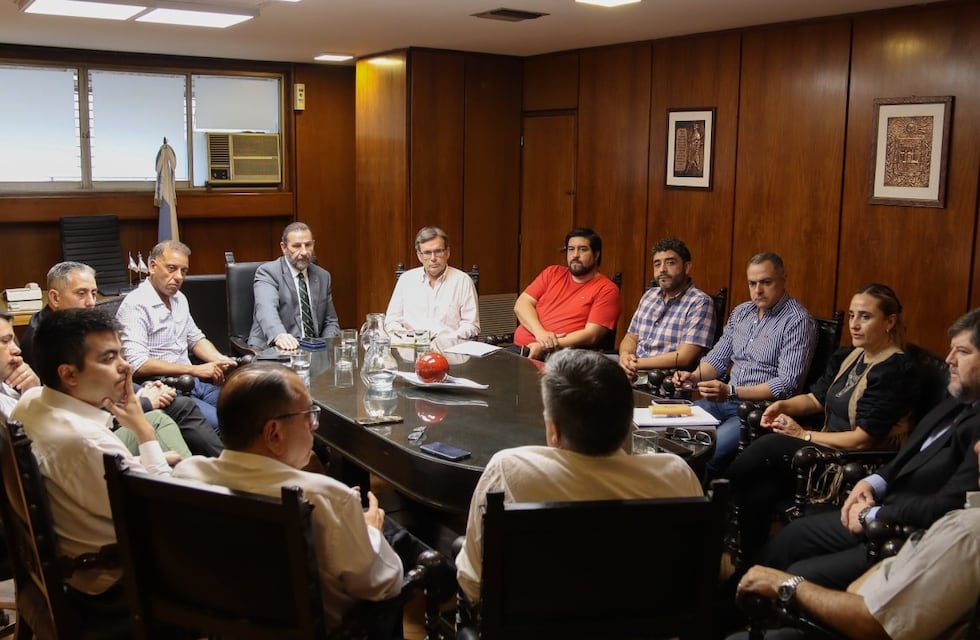 Juri reunió a todos los bloques para debatir el futuro del transporte público