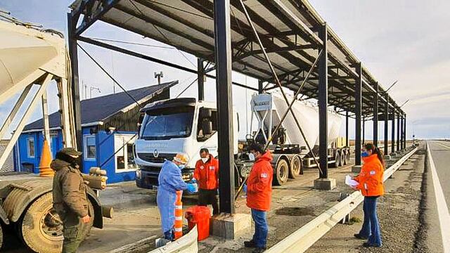 Este mismo consta de la colocación del Comando Único de Operativo Provincial Móvil de Protección Civil, en el sector de la balanza al norte de la isla, donde se practica a los choferes el test de antígenos.