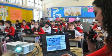 TECNOLOGÍA. El uso de diferentes herramientas tecnológicas y su impacto en los procesos de enseñanza y aprendizaje será uno de los ejes del panel, que hará foco en la innovación educativa. (La Voz/Archivo)