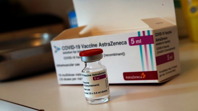 La vacuna AstraZeneca es "segura y eficaz".