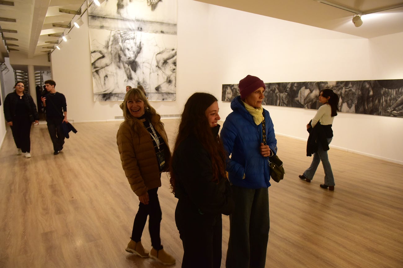 La ciudad de Córdoba celebró una nueva edición de La Noche de los Museos. Los principales espacios culturales abrieron sus puertas de manera gratuita con actividades que convocaron a miles de visitantes.  (Nicolás Bravo / La Voz)