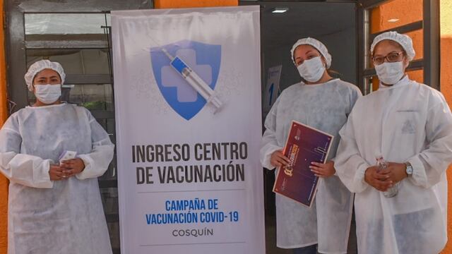 Campaña de Vacunación contra el Covid-19 en Cosquín. (Foto: Facebook / Municipalidad de Cosquín Oficial).
