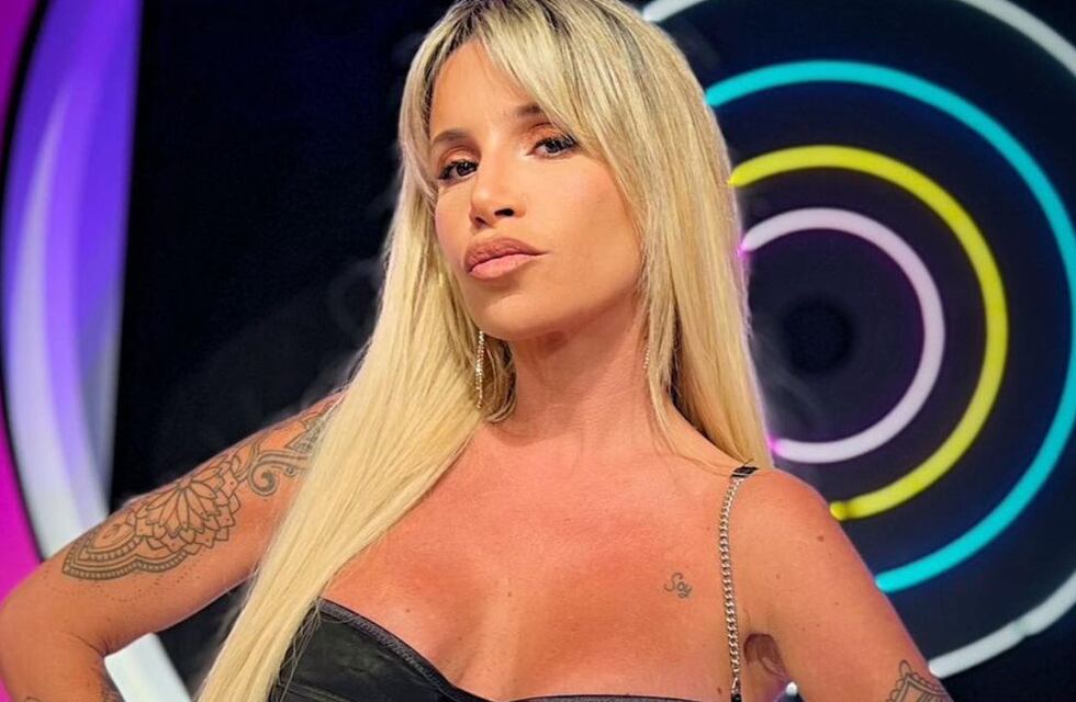 Más salvaje y audaz: Florencia Peña posó con un minivestido de animal print y se llevó todas las miradas