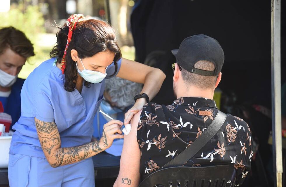 Vacuna COVID-19 en Rosario: habilitaron puestos móviles para refuerzos