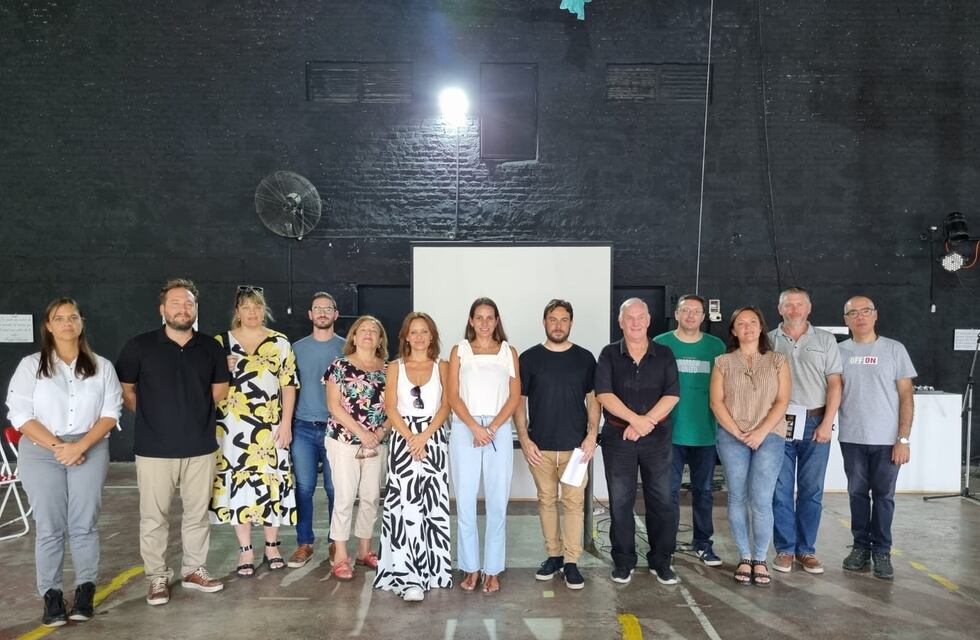 El Consejo Ambiental analizó las posibilidad del uso del hidrógeno para combustible o insumo