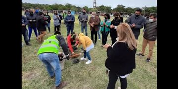 Dieron inicio en San Pedro de Jujuy a un programa para forestar espacios públicos, a cargo de la comunidad educativa.