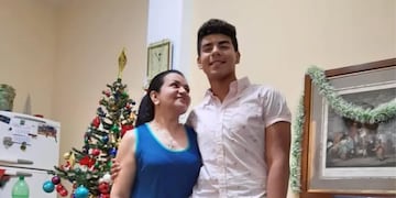 Fernando Báez Sosa junto a su madre, Graciela Sosa. Foto: Familia Báez Sosa