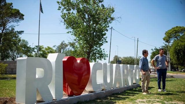 Mientras caminaba por la Costanera de Río Cuarto, el policía vio cuando el menor no podía mantenerse a flote en el río. (Fotos: Municipalidad de Río Cuarto)