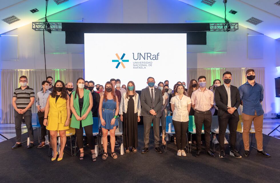 La UNRaf realizó el primer acto de graduación de su historia