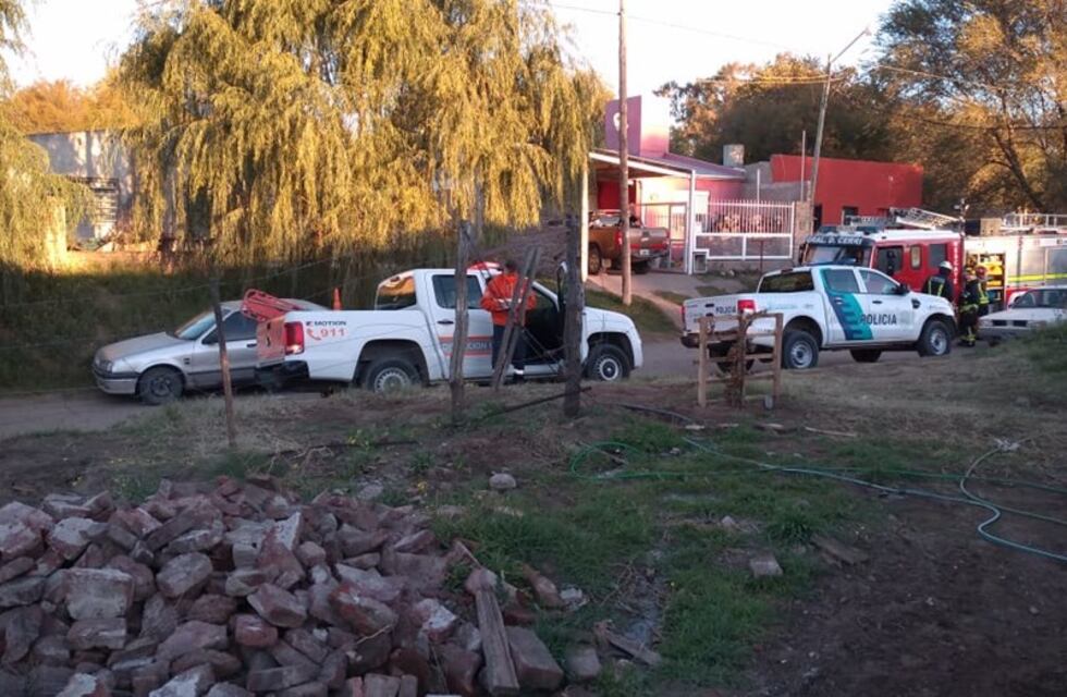 Una mujer cayó a un pozo de dos metros de profundidad y fue rescatada