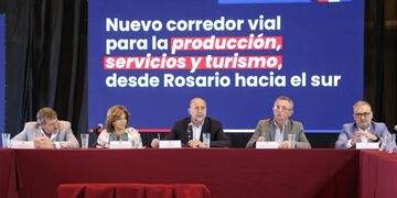 El gobernador Omar Perotti anunció un corredor para formentar la producción, servicios y el turismo.
