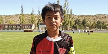 Conocé la historia de Jeremías, un futbolista chubutense, de 11 años que necesita ayuda para su primer torneo nacional.