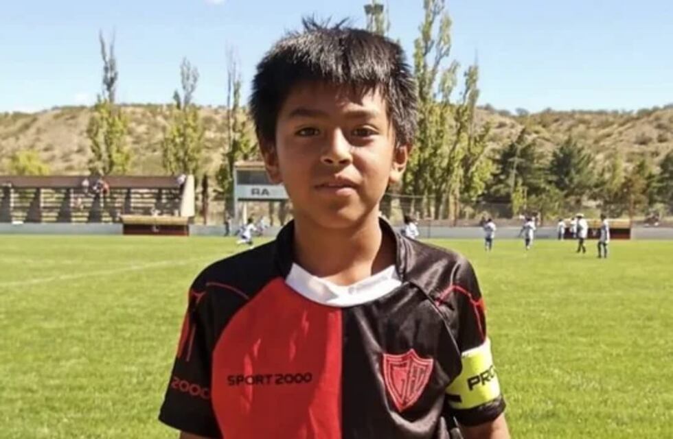 Jeremías tiene 11 años, juega al fútbol en Chubut y necesita ayuda para ir a su primer torneo nacional
