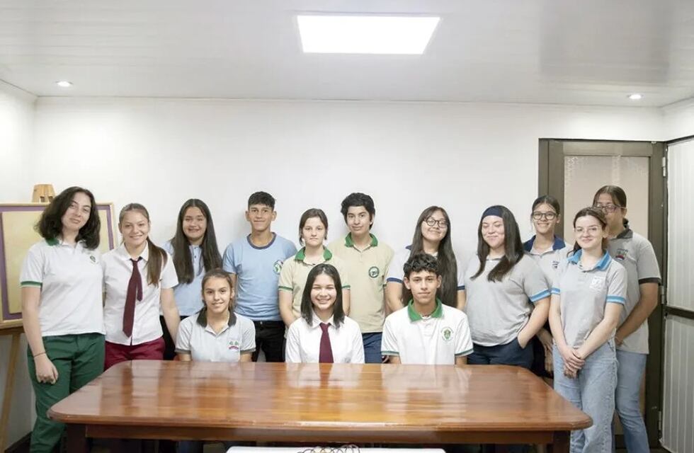 Jóvenes estudiantes de Oberá inician sus trabajos en el Parlamento Estudiantil