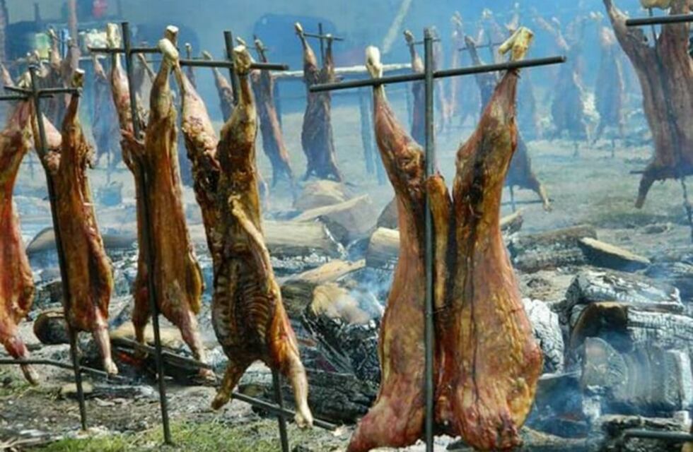 Una ciudad de la provincia de Buenos Aires festeja su aniversario con 3.000 kilos de asado gratis