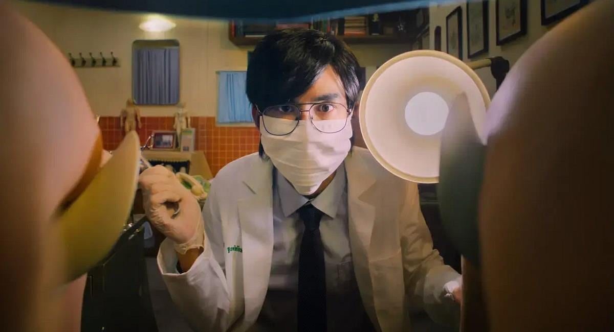 La serie de Netflix recomendada se llama Doctor Clímax.